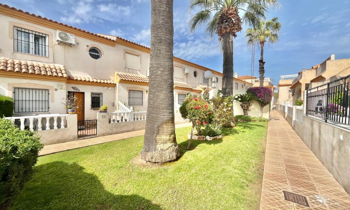 Resale - Townhouse -
Orihuela Costa - Playa Flamenca
