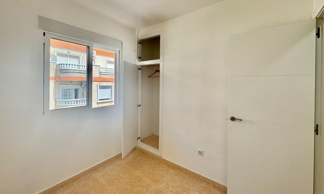 Revente - Appartement -
Torrevieja - Centro