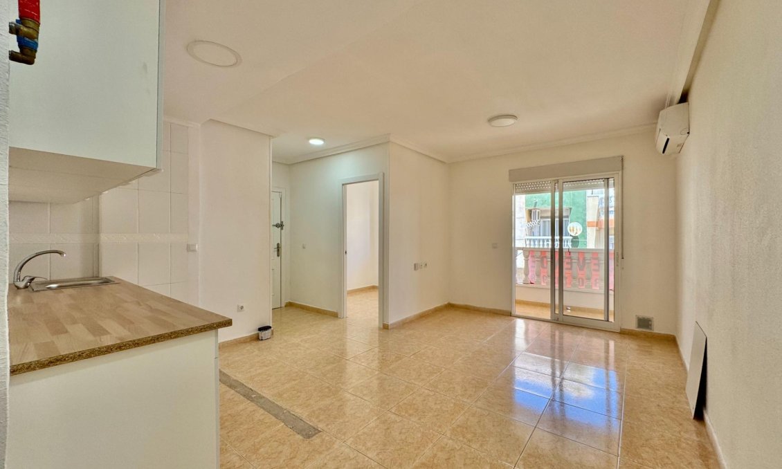 Revente - Appartement -
Torrevieja - Centro