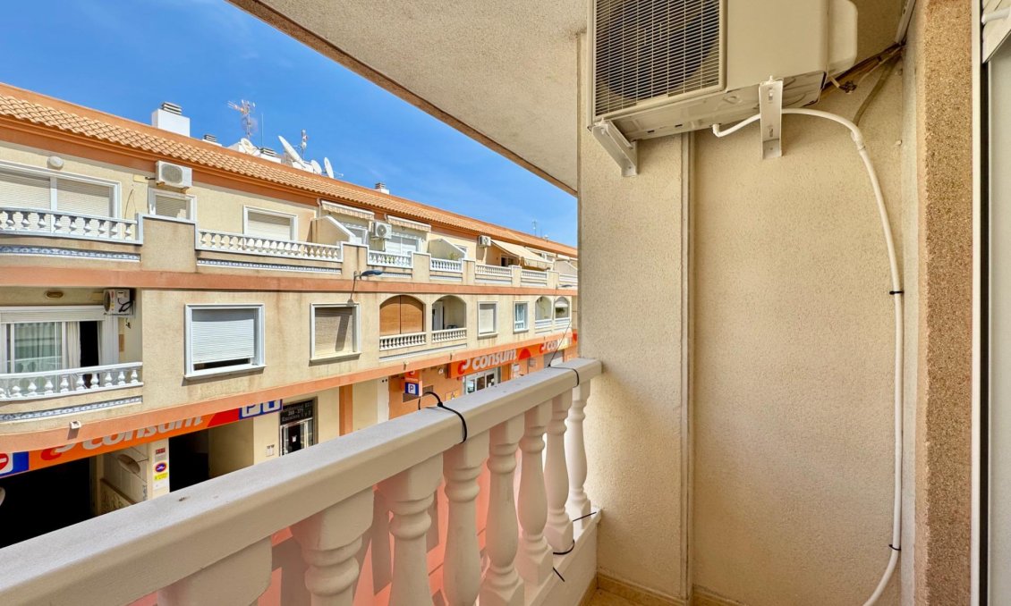 Revente - Appartement -
Torrevieja - Centro