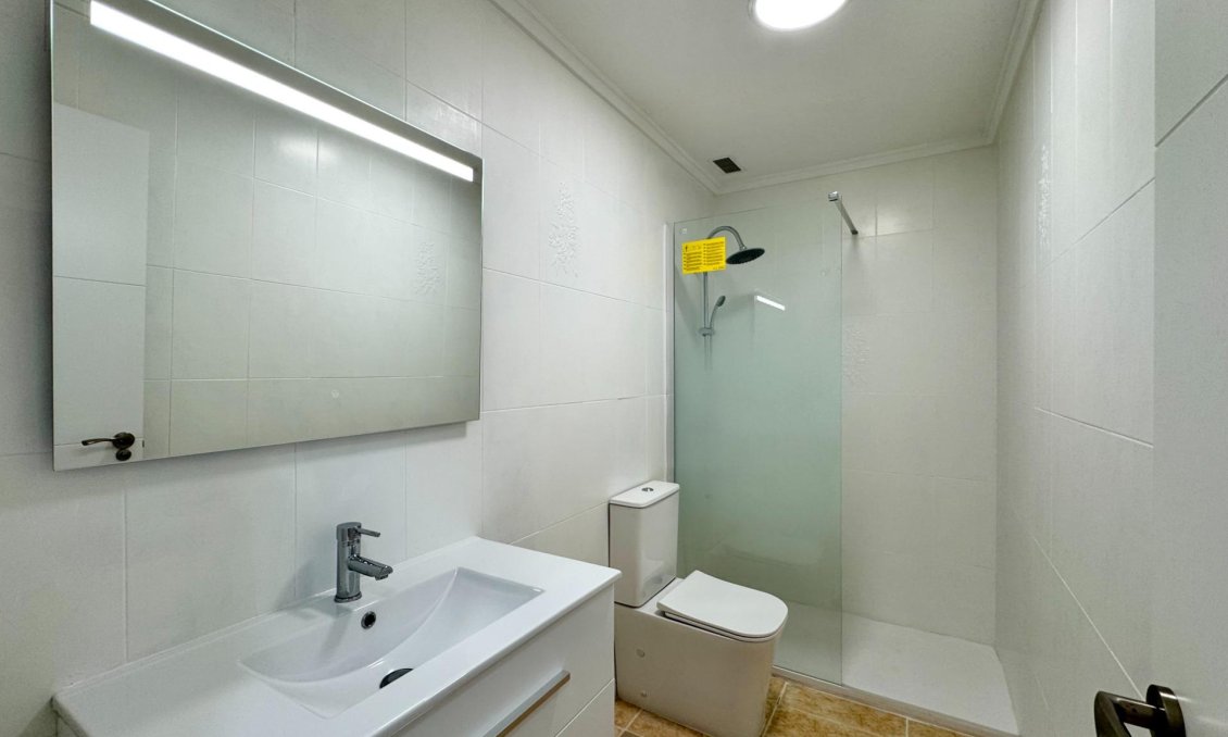 Revente - Appartement -
Torrevieja - Centro