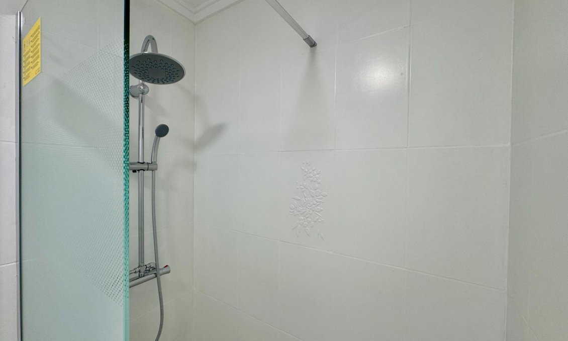 Revente - Appartement -
Torrevieja - Centro