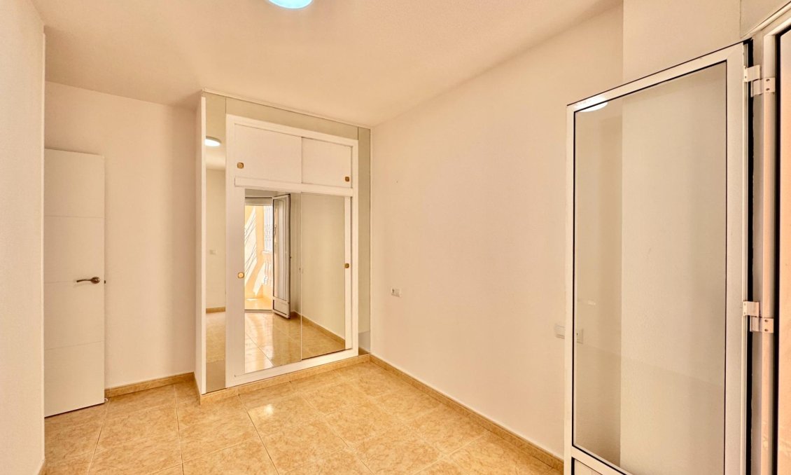 Revente - Appartement -
Torrevieja - Centro