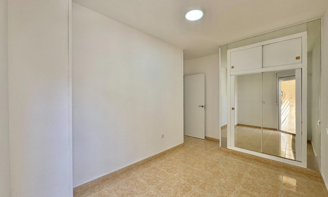 Revente - Appartement -
Torrevieja - Centro
