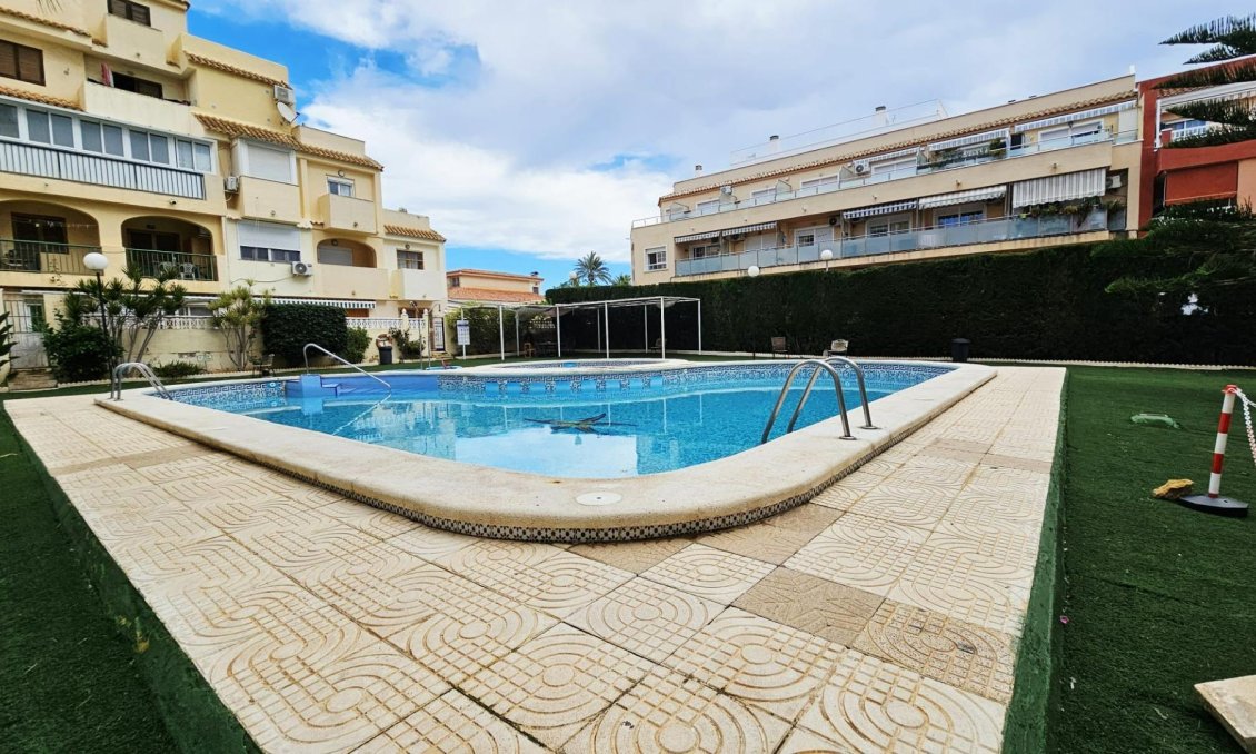 Resale - Apartment -
Torrevieja - Nueva Torrevieja