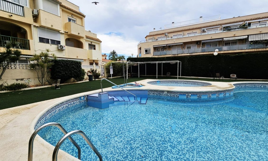 Resale - Apartment -
Torrevieja - Nueva Torrevieja