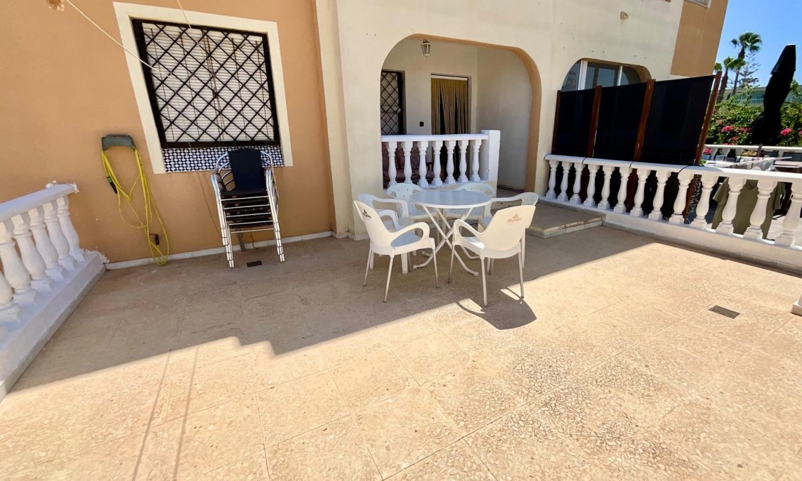 Resale - Bungalow -
Torrevieja - Torreblanca