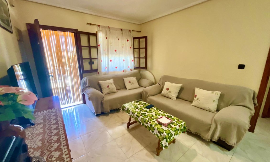 Resale - Bungalow -
Torrevieja - Torreblanca