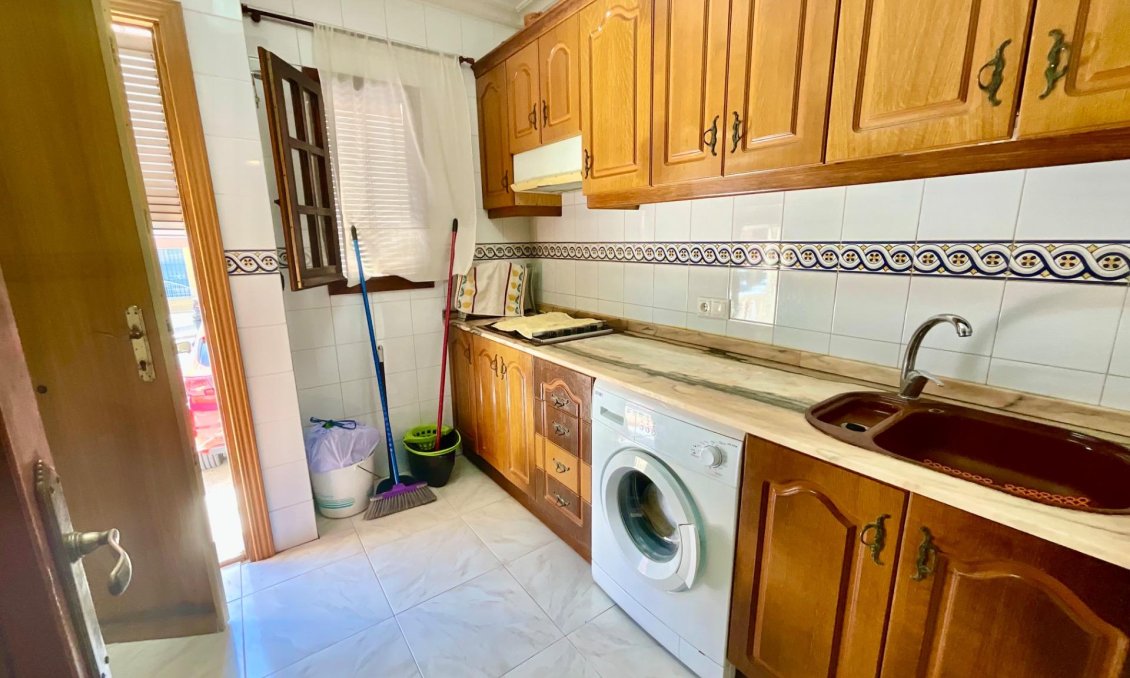 Resale - Bungalow -
Torrevieja - Torreblanca