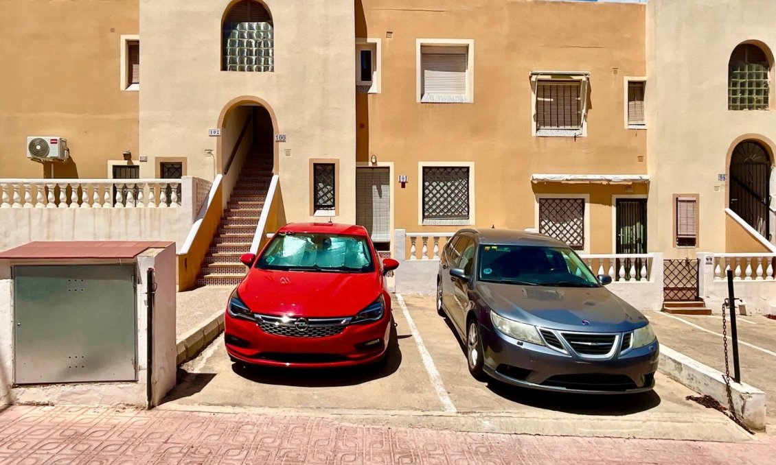 Resale - Bungalow -
Torrevieja - Torreblanca