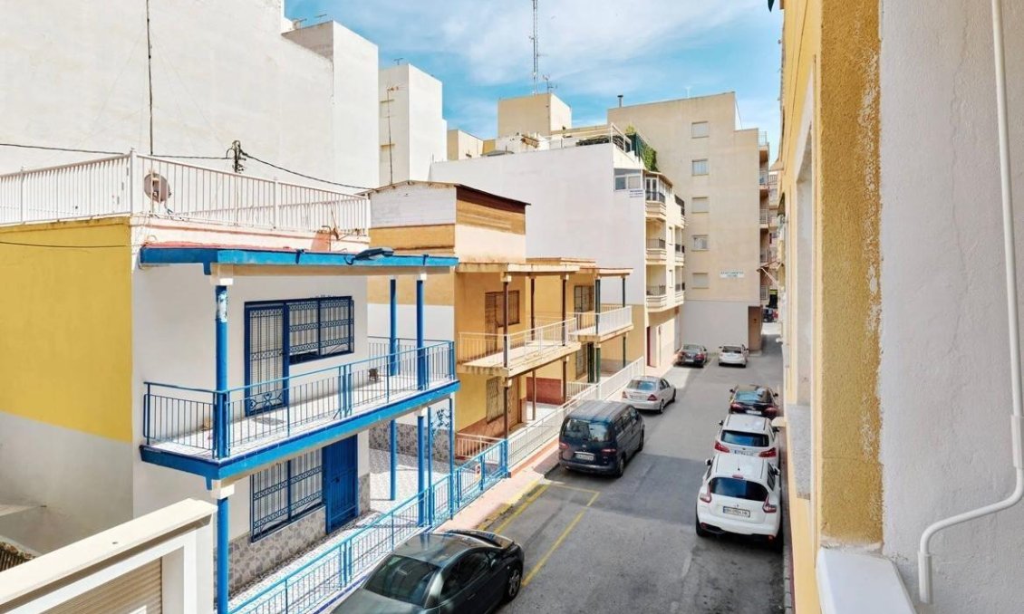 Revânzare - Apartament -
Torrevieja - Centro