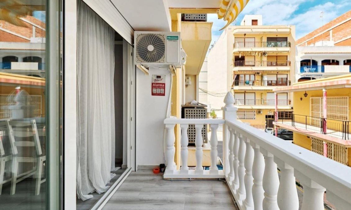 Revânzare - Apartament -
Torrevieja - Centro