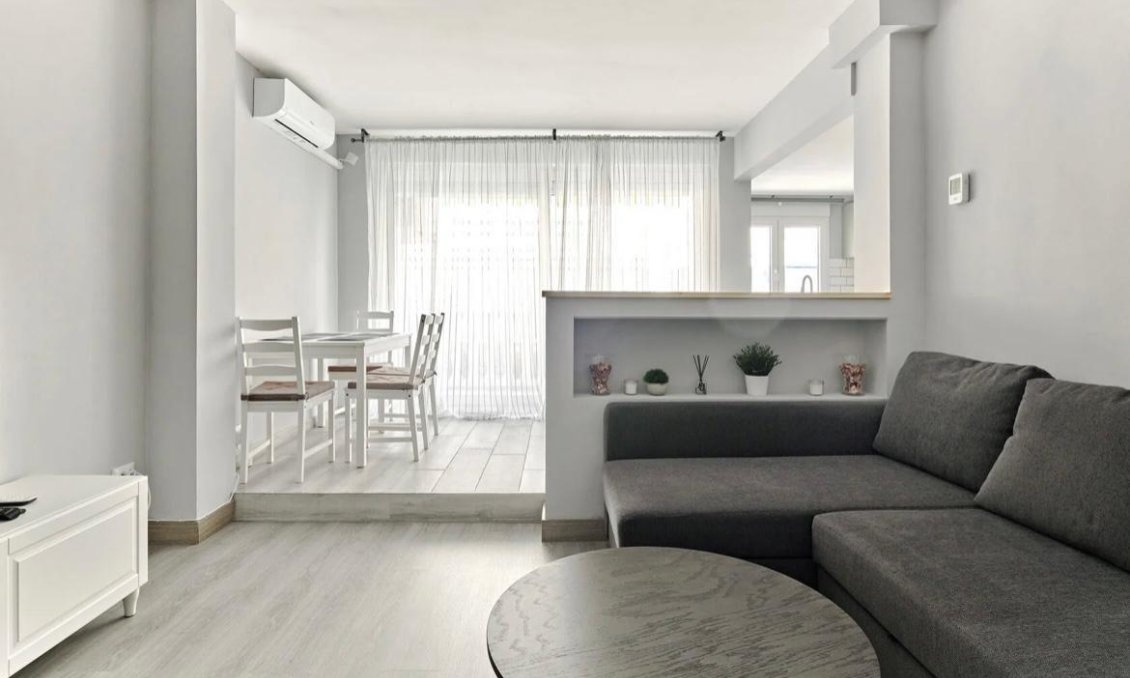 Revânzare - Apartament -
Torrevieja - Centro