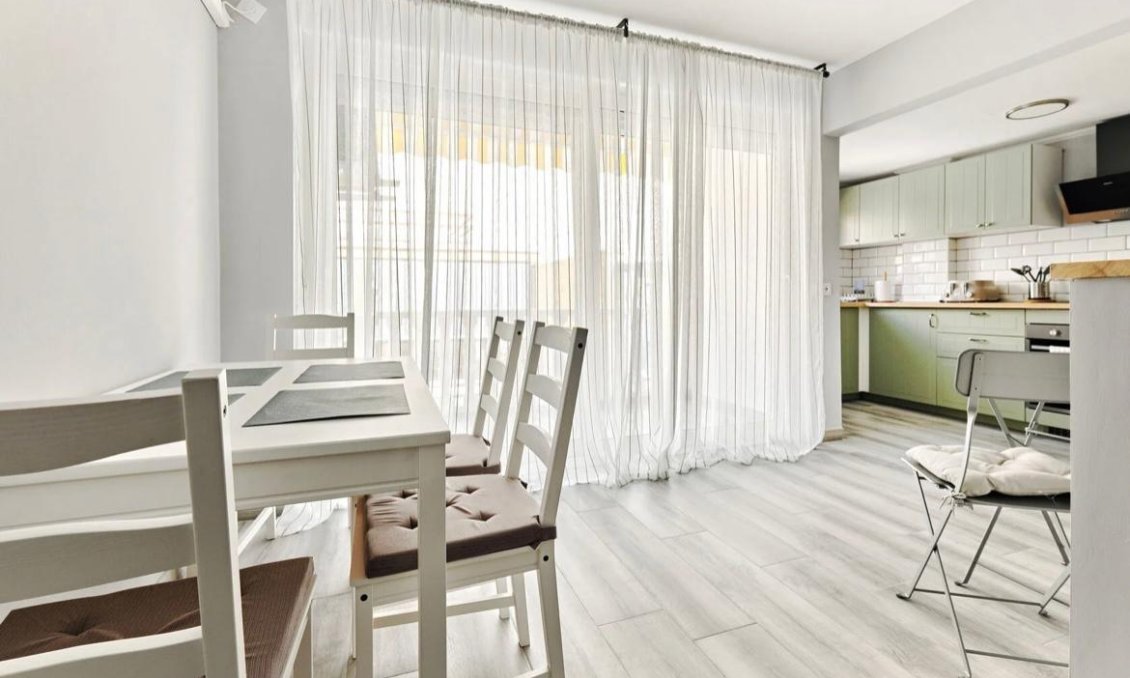 Revânzare - Apartament -
Torrevieja - Centro