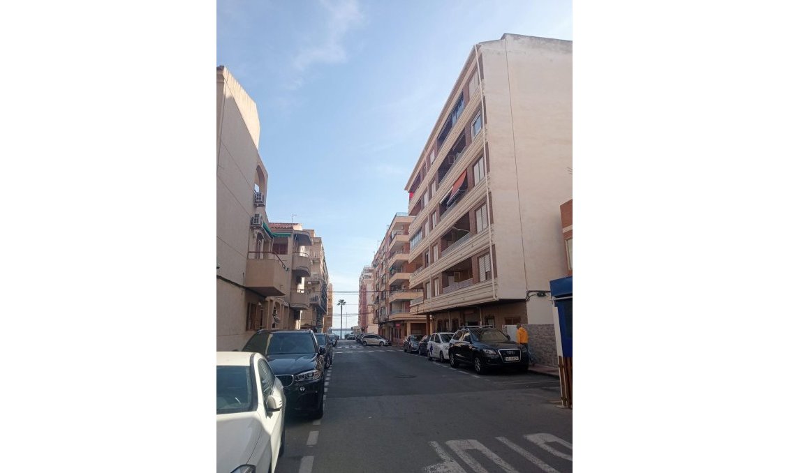 Revânzare - Apartament -
Torrevieja - Acequion