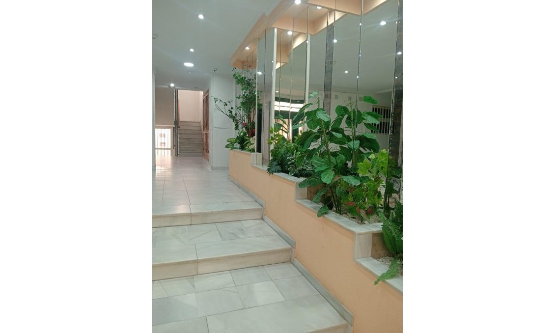 Revânzare - Apartament -
Torrevieja - Acequion