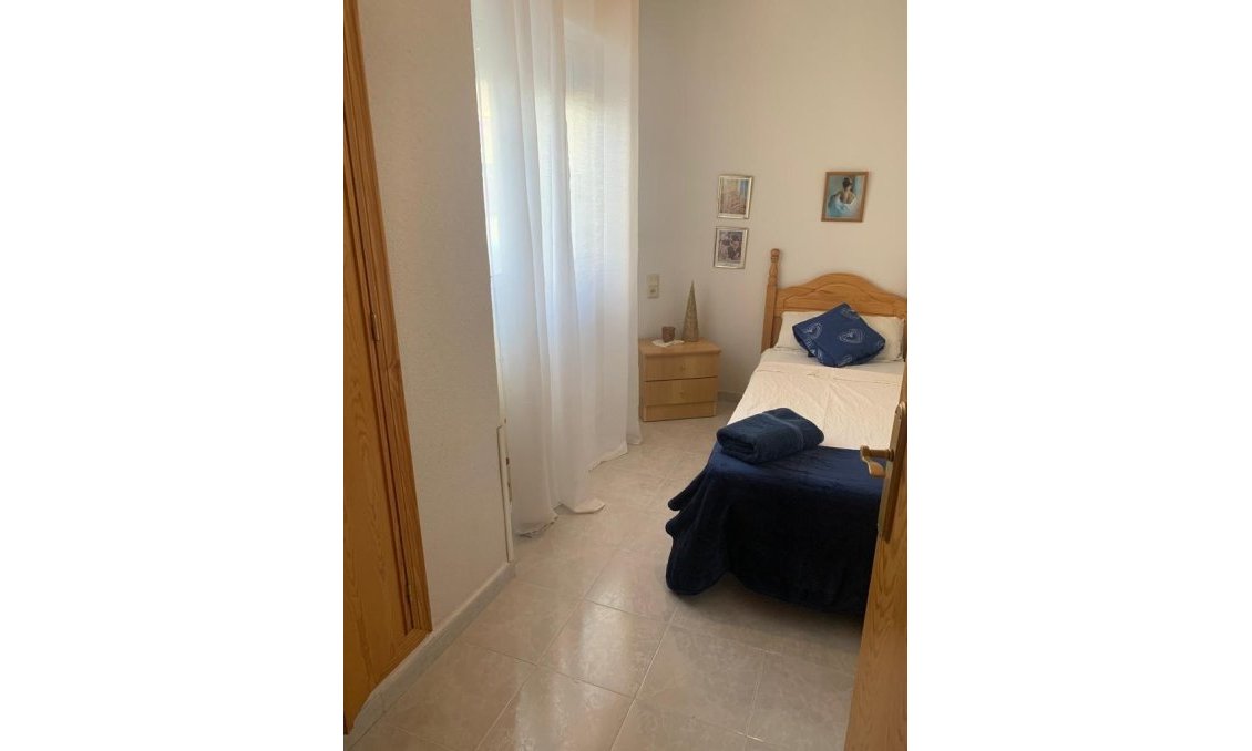 Revânzare - Apartament -
Torrevieja - Acequion