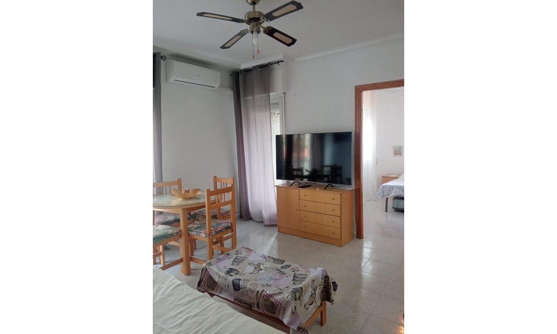 Revânzare - Apartament -
Torrevieja - Acequion