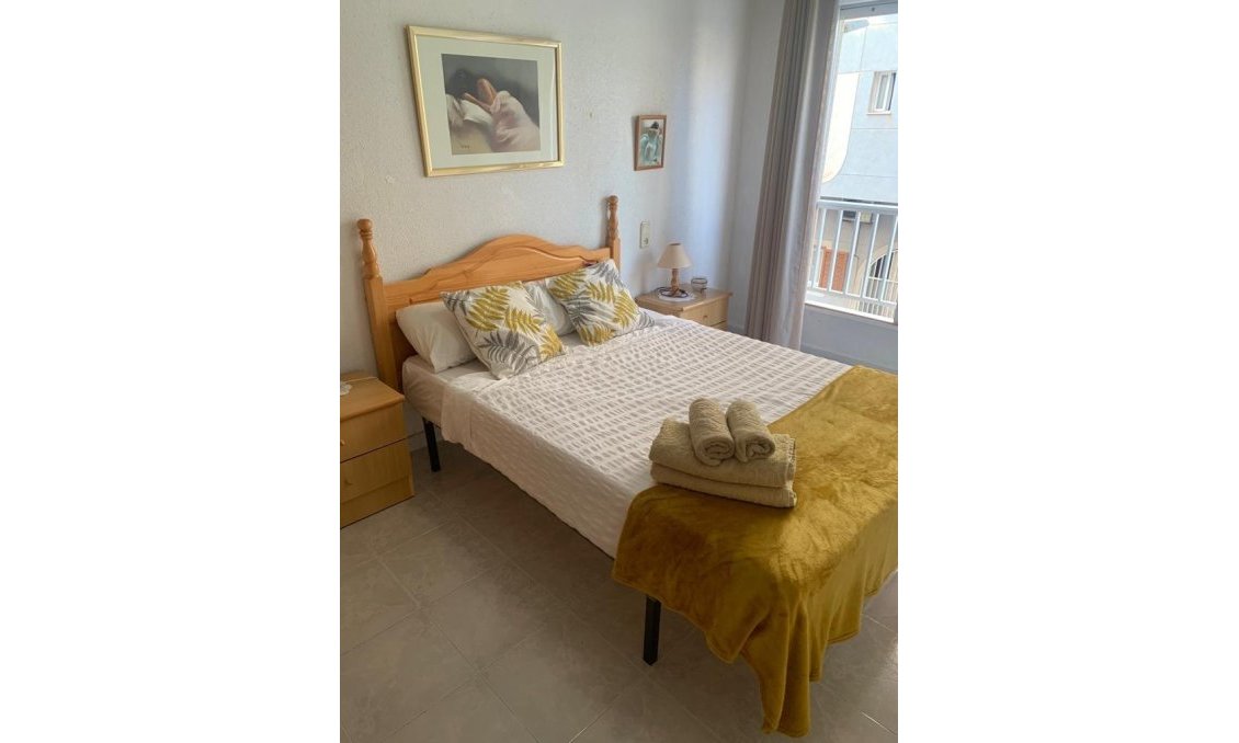 Revânzare - Apartament -
Torrevieja - Acequion