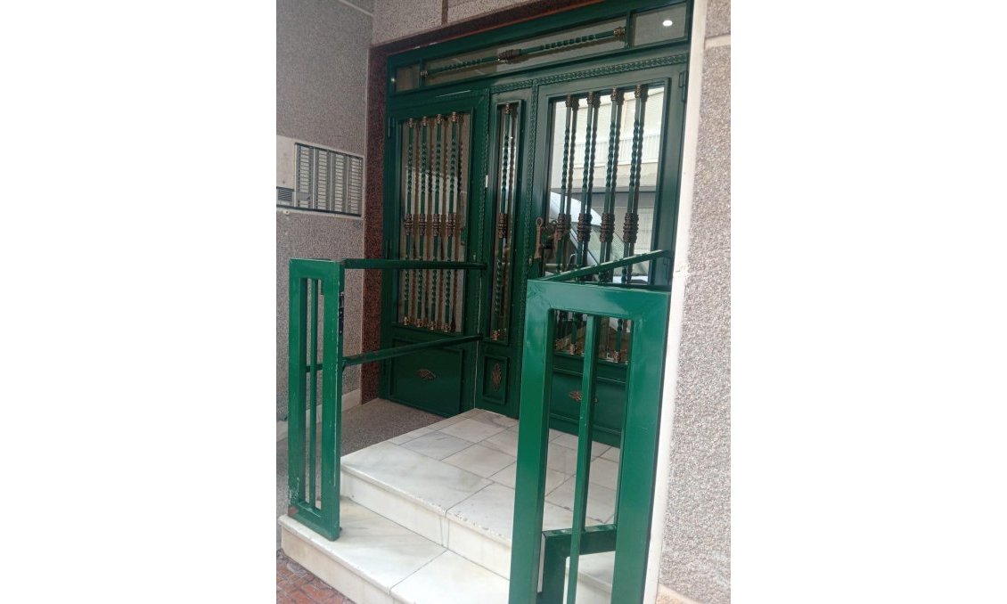 Revânzare - Apartament -
Torrevieja - Acequion