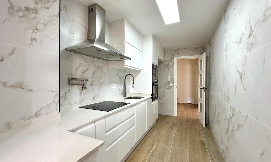 Revânzare - Apartament -
Torrevieja - Centro