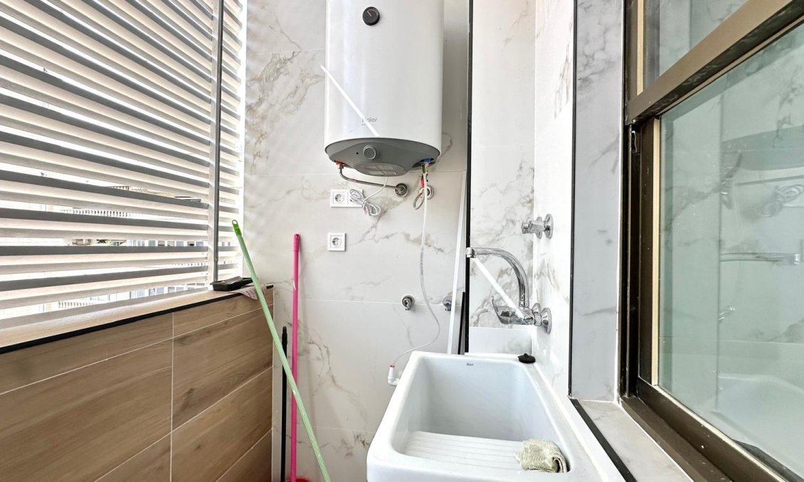 Revânzare - Apartament -
Torrevieja - Centro