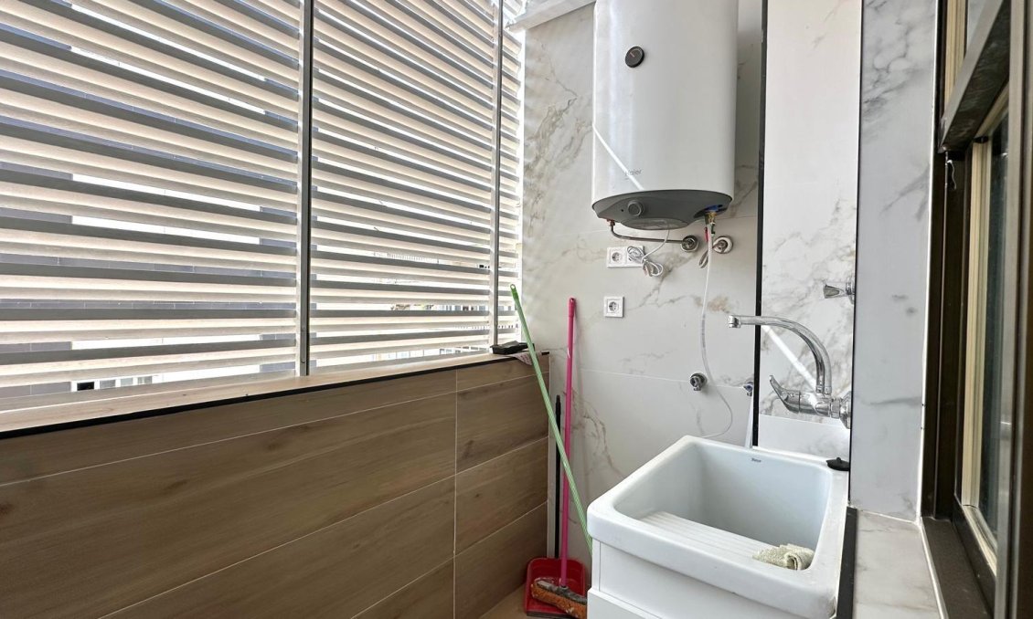Revânzare - Apartament -
Torrevieja - Centro