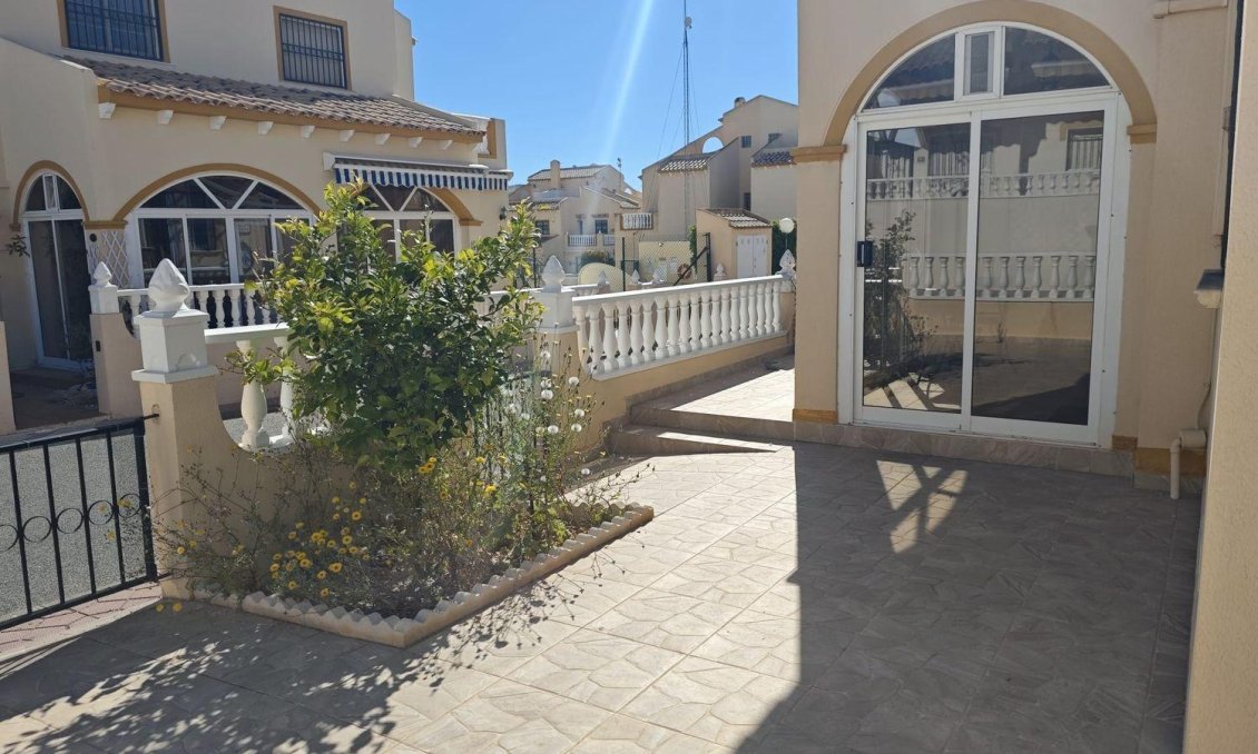 Resale - Townhouse -
Orihuela Costa - La Florida