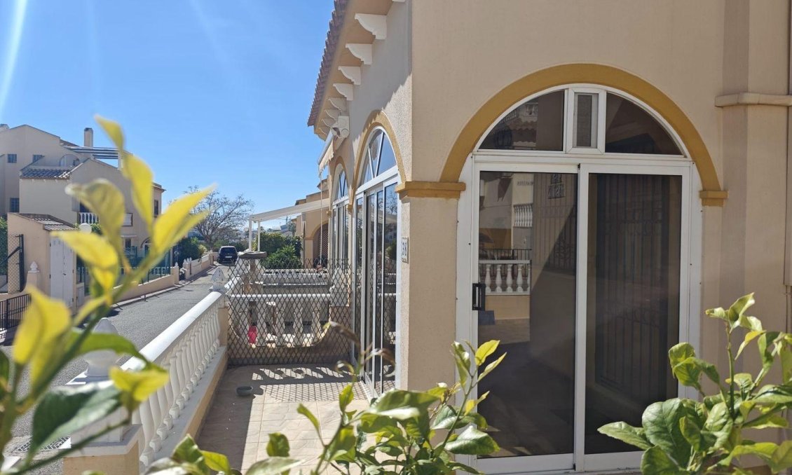 Resale - Townhouse -
Orihuela Costa - La Florida