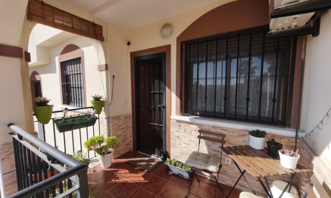 Resale - Bungalow -
Torrevieja - Parque Acuático - Sector 25