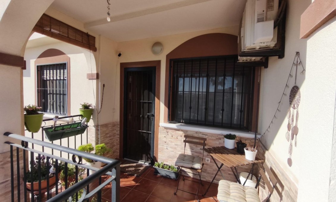 Resale - Bungalow -
Torrevieja - Parque Acuático - Sector 25