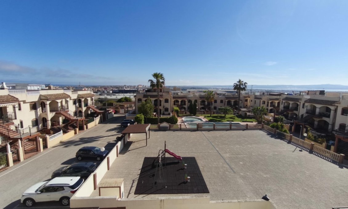 Resale - Bungalow -
Torrevieja - Parque Acuático - Sector 25