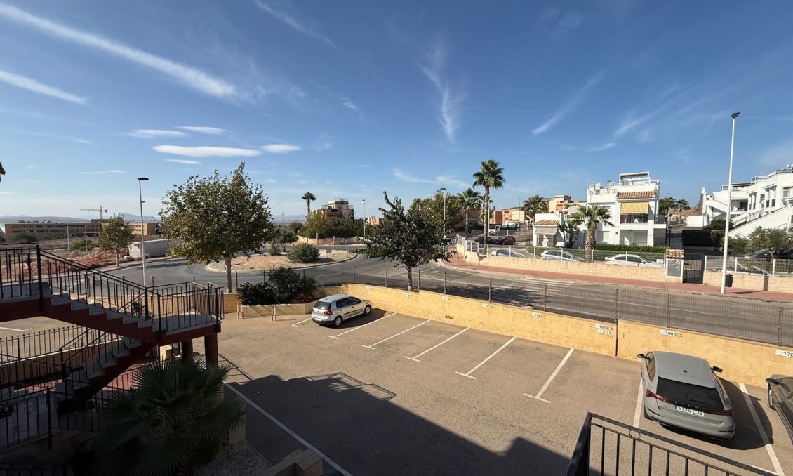 Resale - Bungalow -
Torrevieja - Parque Acuático - Sector 25