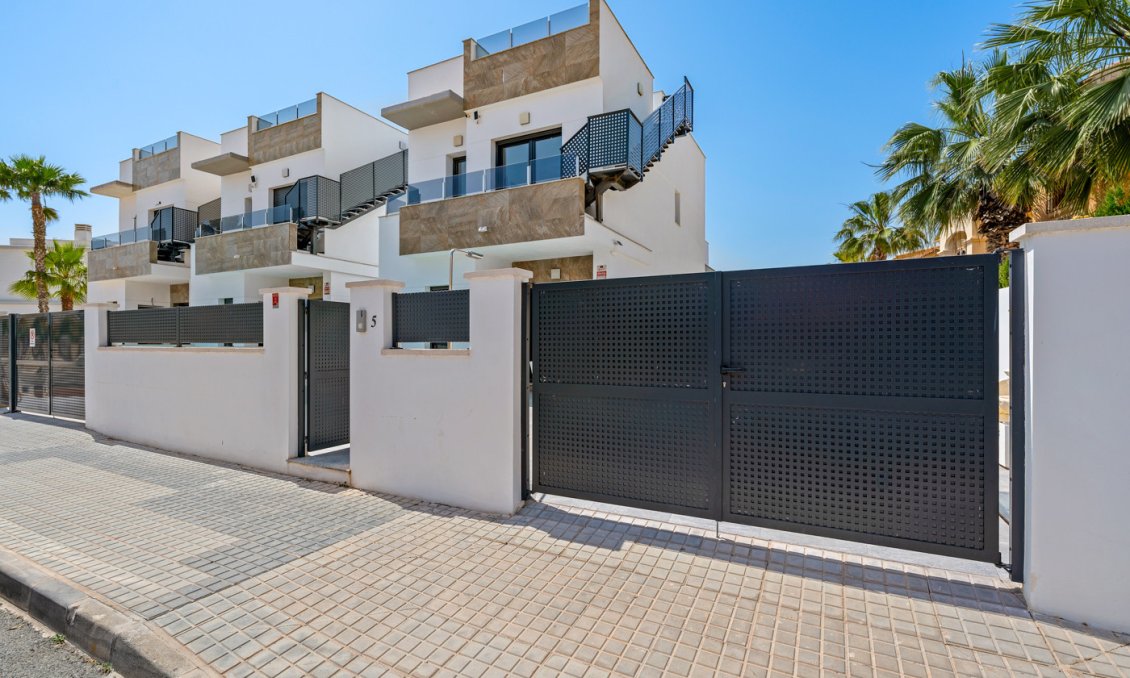 Resale - Villa -
Torrevieja - Costa Blanca
