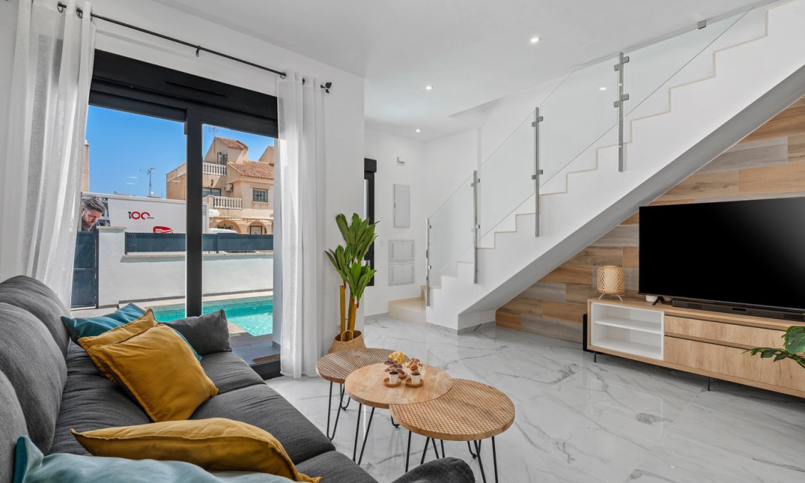 Resale - Villa -
Torrevieja - Costa Blanca