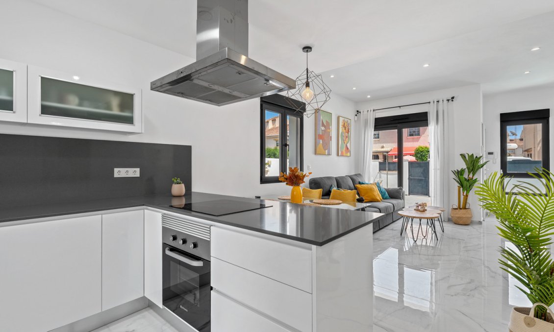 Resale - Villa -
Torrevieja - Costa Blanca