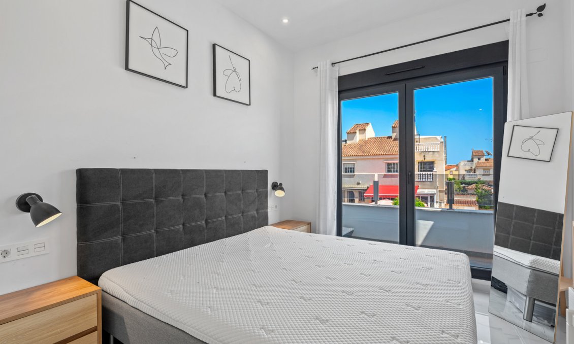 Resale - Villa -
Torrevieja - Costa Blanca