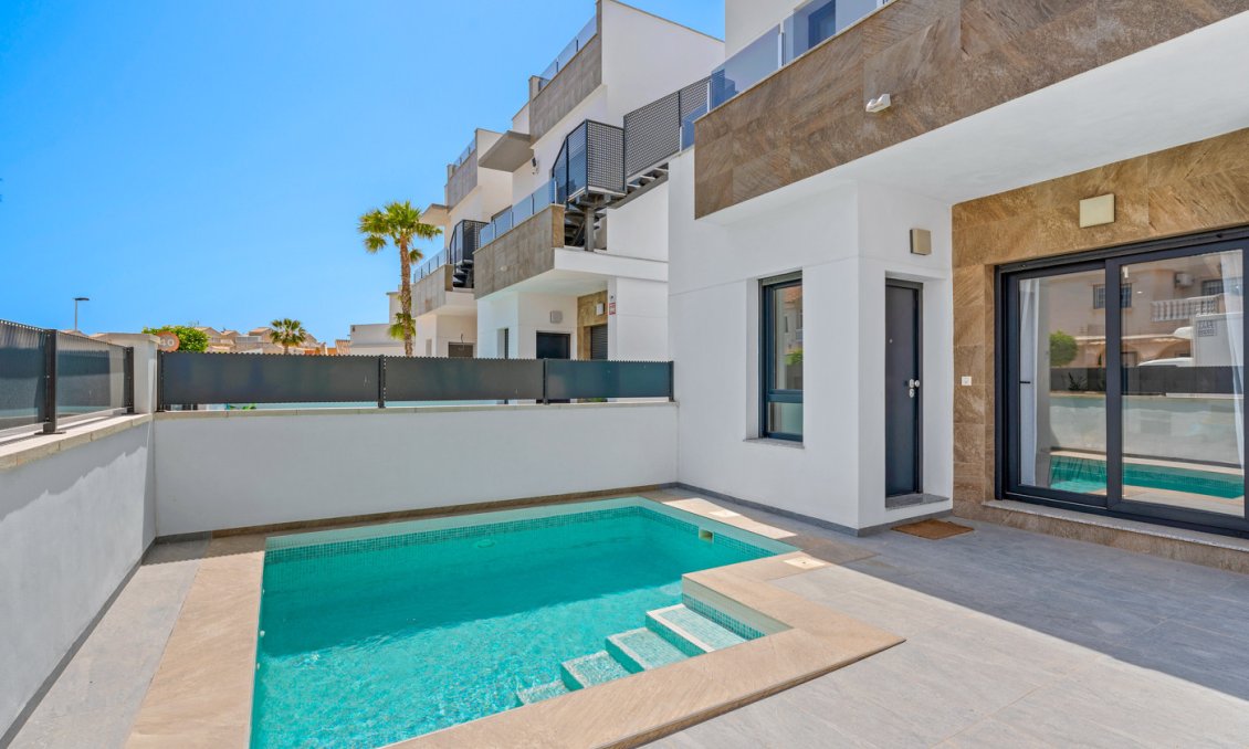 Resale - Villa -
Torrevieja - Costa Blanca