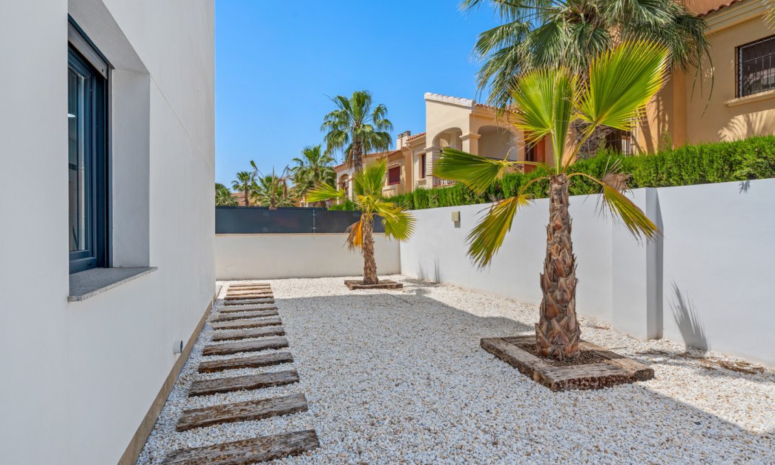 Resale - Villa -
Torrevieja - Costa Blanca