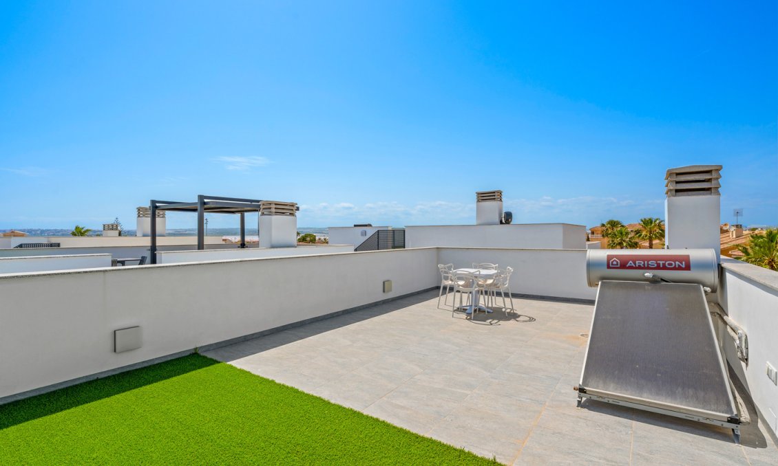 Resale - Villa -
Torrevieja - Costa Blanca
