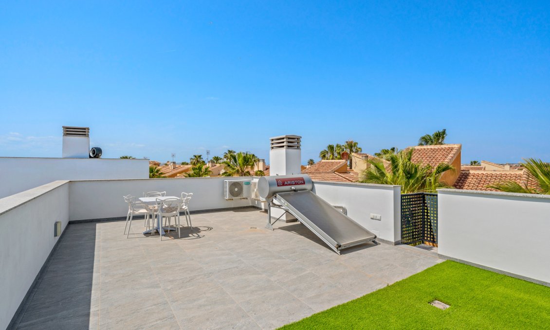 Resale - Villa -
Torrevieja - Costa Blanca
