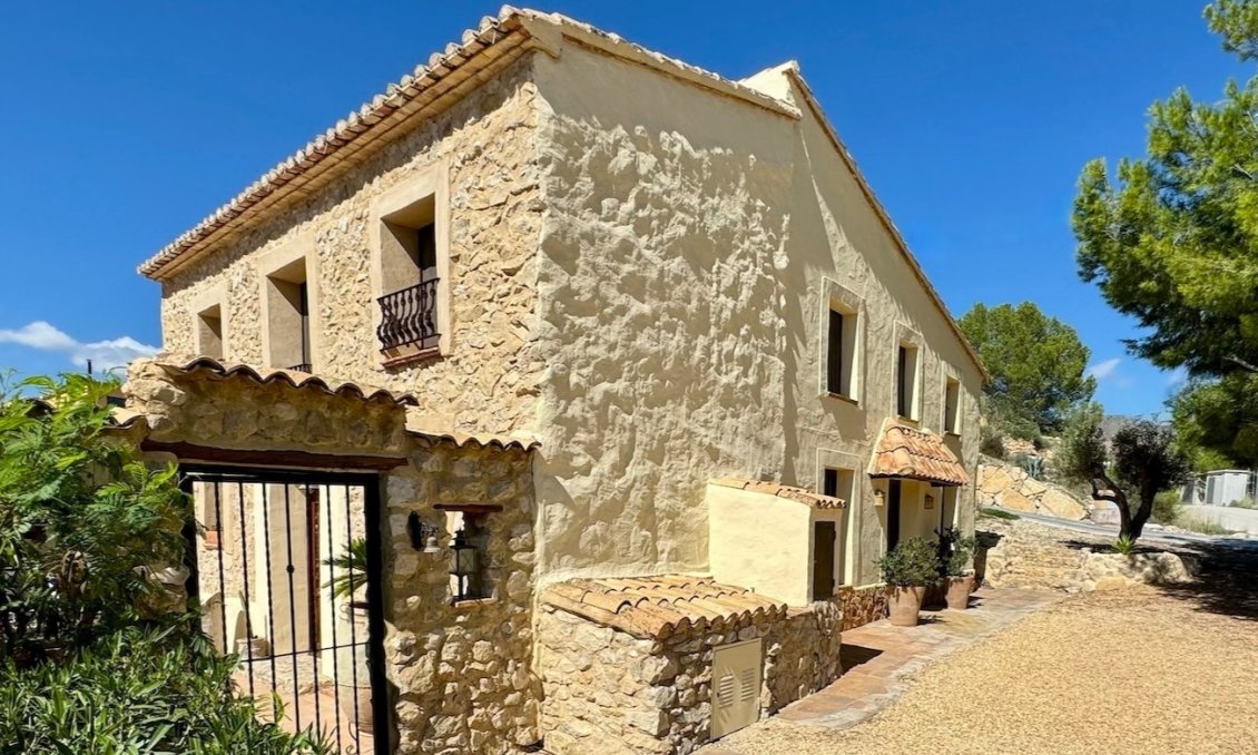 Segunda mano - Villa -
Relleu - Inland