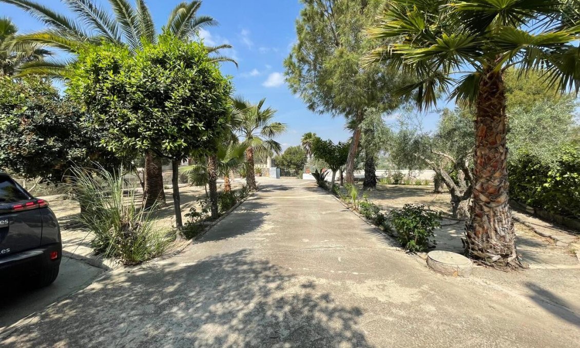 Resale - Villa -
El Rebolledo