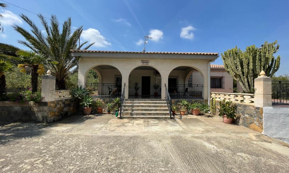 Resale - Villa -
El Rebolledo