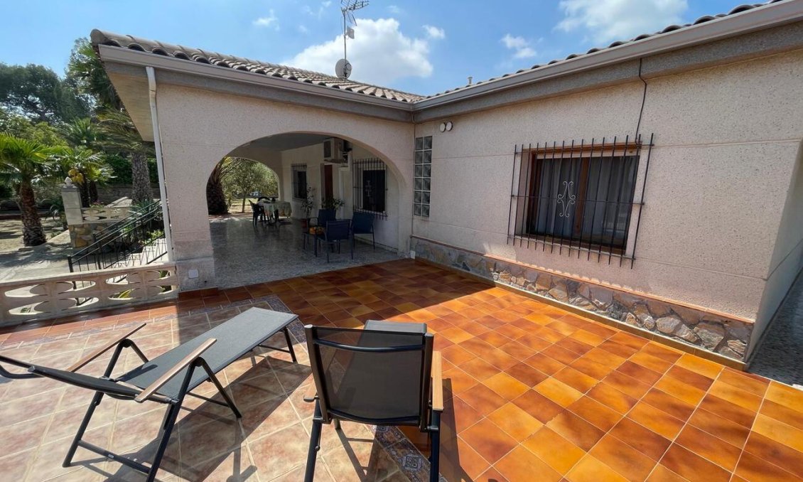 Resale - Villa -
El Rebolledo