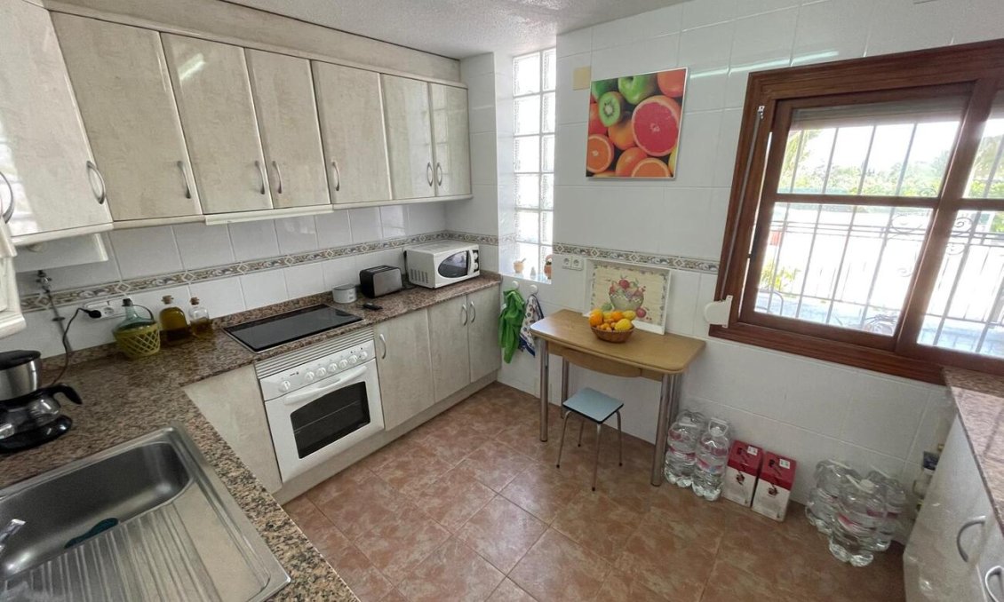 Resale - Villa -
El Rebolledo