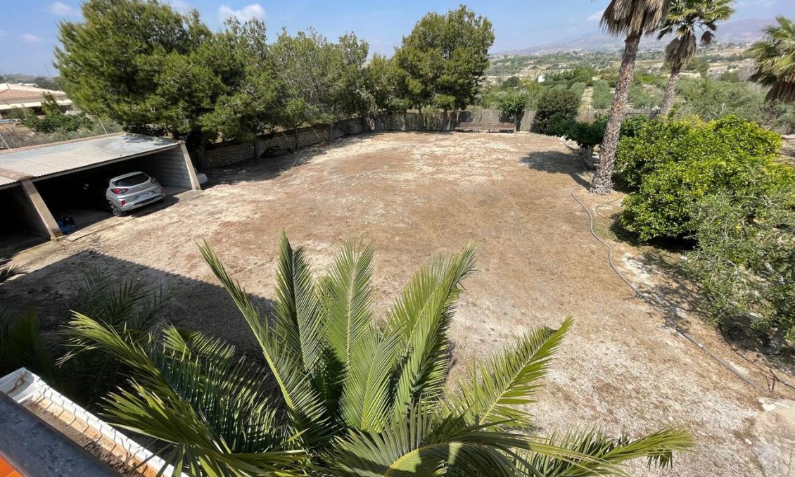 Resale - Villa -
El Rebolledo