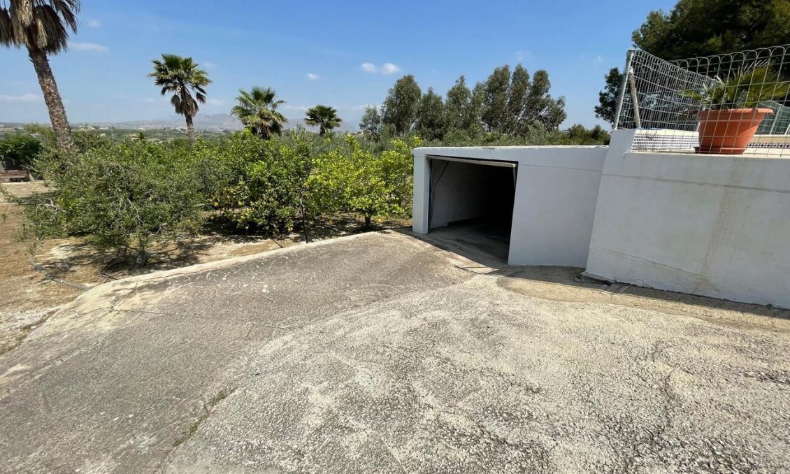 Resale - Villa -
El Rebolledo
