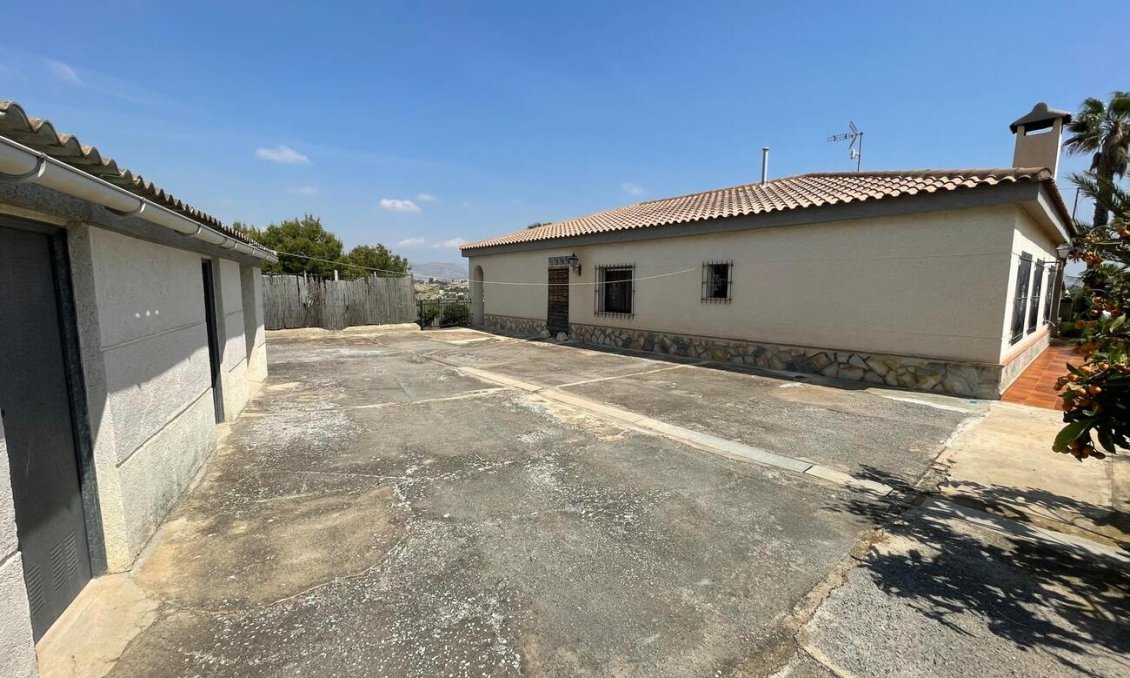 Resale - Villa -
El Rebolledo