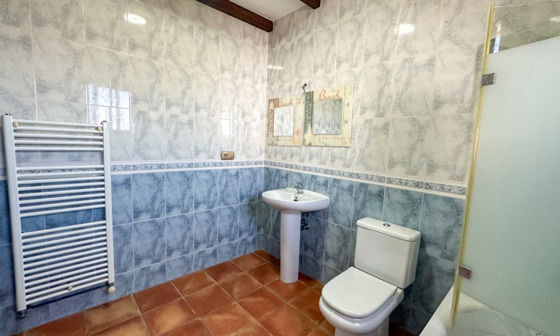 Resale - Townhouse -
San Miguel de Salinas - Inland